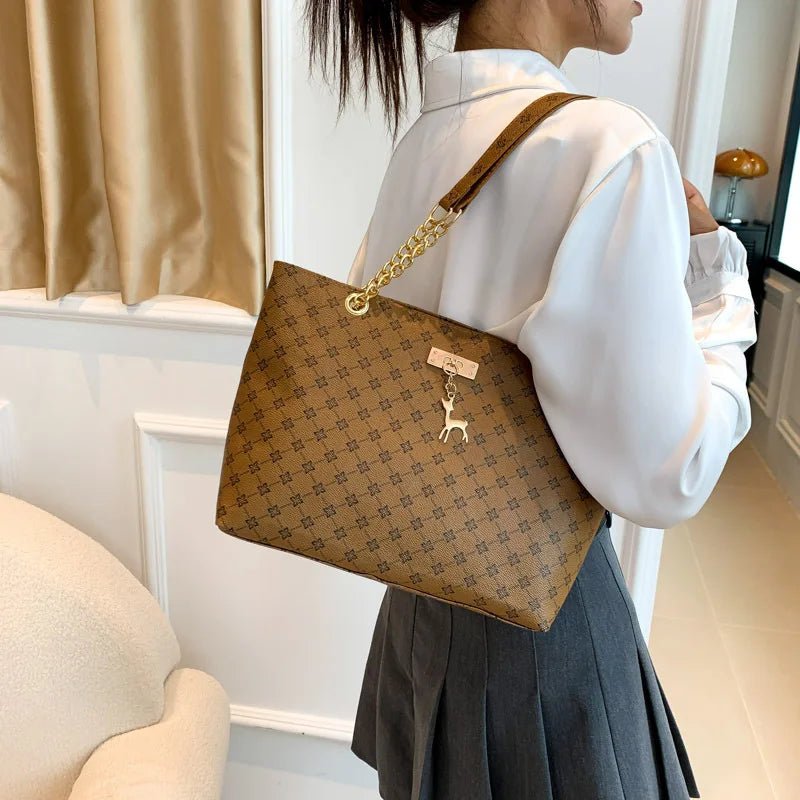 Soft leather tote bag – Large capacity with accessories