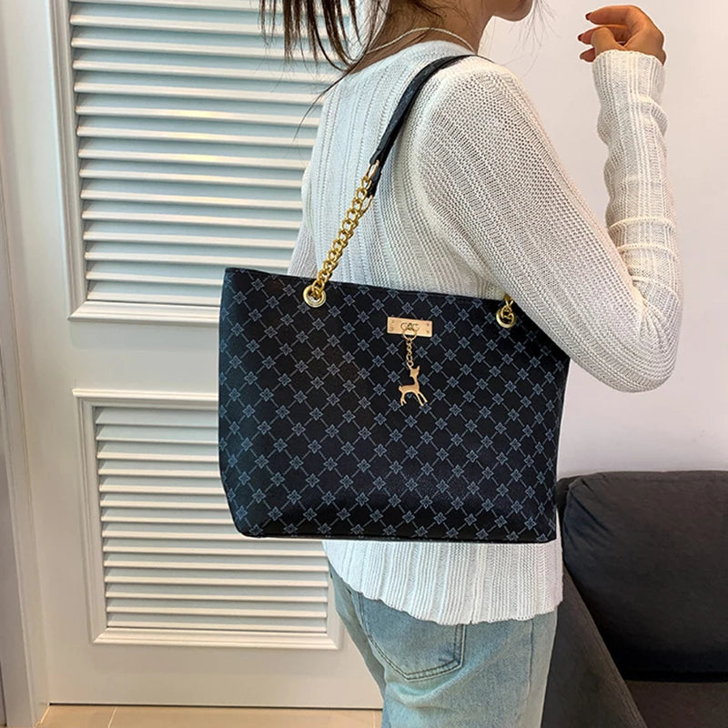 Soft leather tote bag – Large capacity with accessories