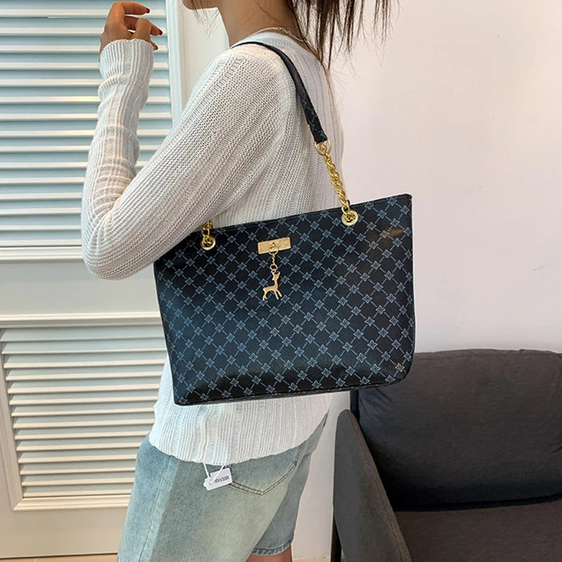 Soft leather tote bag – Large capacity with accessories