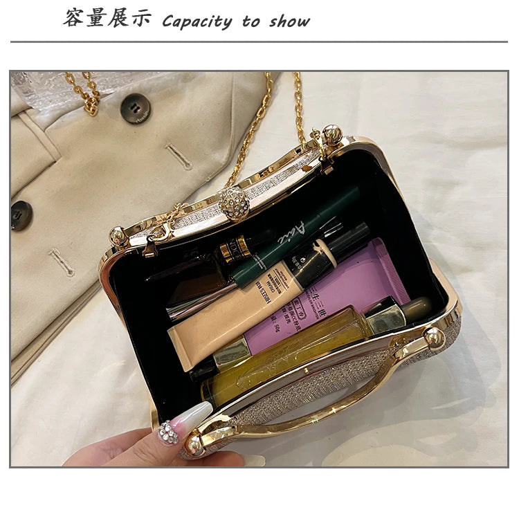 Evening party bags: This year, there is a trend for sophisticated and feminine women's bags. There are simple buttoned small bag