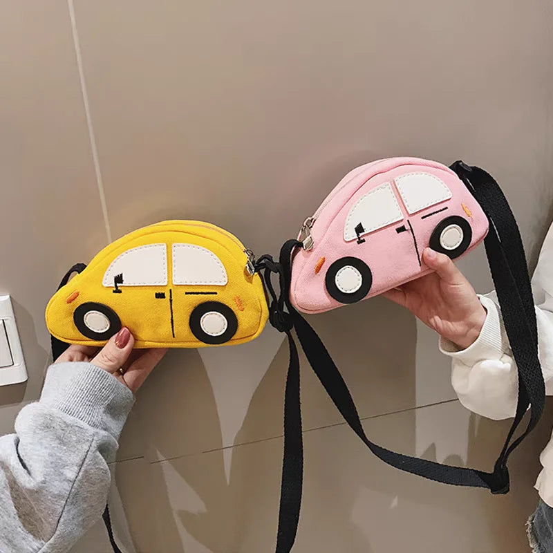 Mini Sac Bandoulière Enfant en Forme de Voiture – Mignon et Pratique