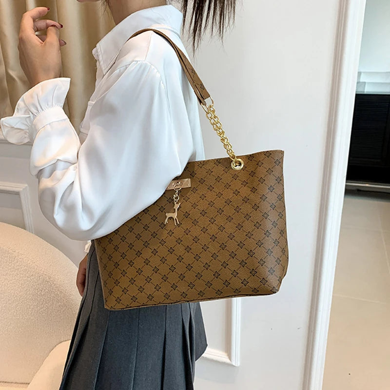 Soft leather tote bag – Large capacity with accessories