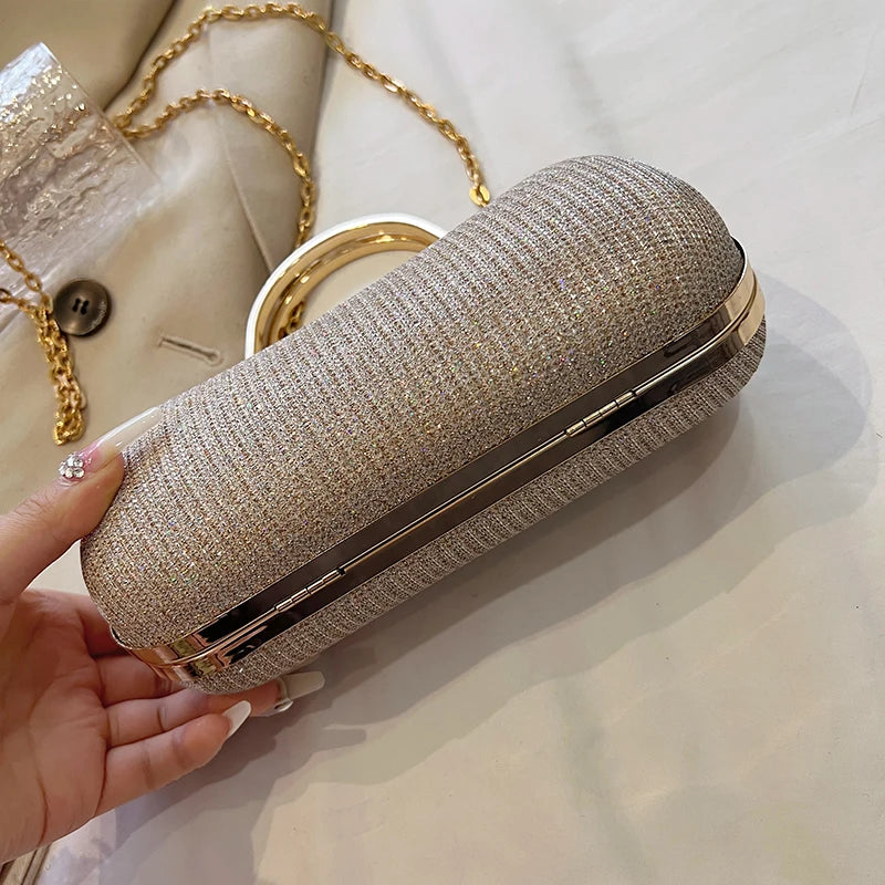 Evening party bags: This year, there is a trend for sophisticated and feminine women's bags. There are simple buttoned small bag