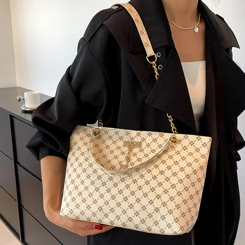 Soft leather tote bag – Large capacity with accessories