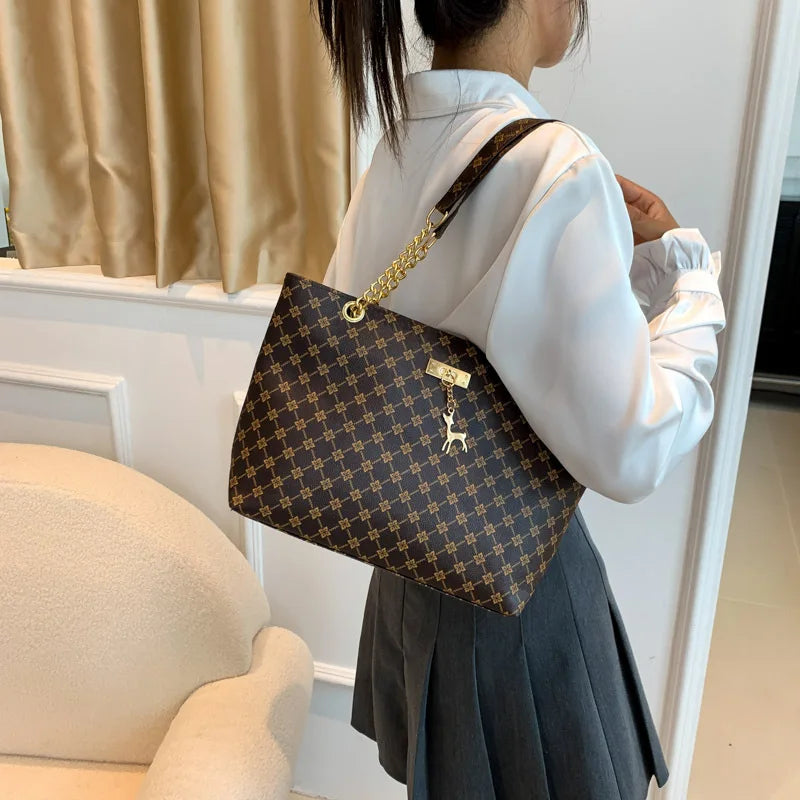 Soft leather tote bag – Large capacity with accessories