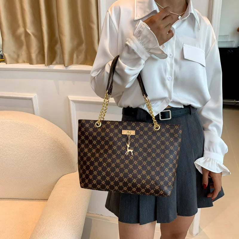 Soft leather tote bag – Large capacity with accessories