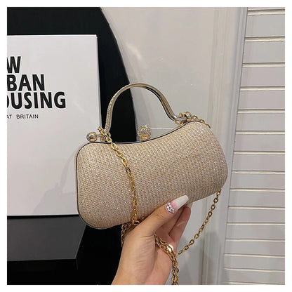 Evening party bags: This year, there is a trend for sophisticated and feminine women's bags. There are simple buttoned small bag