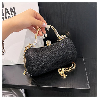 Evening party bags: This year, there is a trend for sophisticated and feminine women's bags. There are simple buttoned small bag